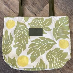 *LIKE NEW* ALOHA Collection Everyday Tote w/ Ulu Design